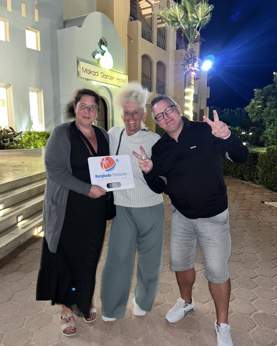 Happy guests at Makadi Garden Hotel before their private transfer to Hurghada Airport