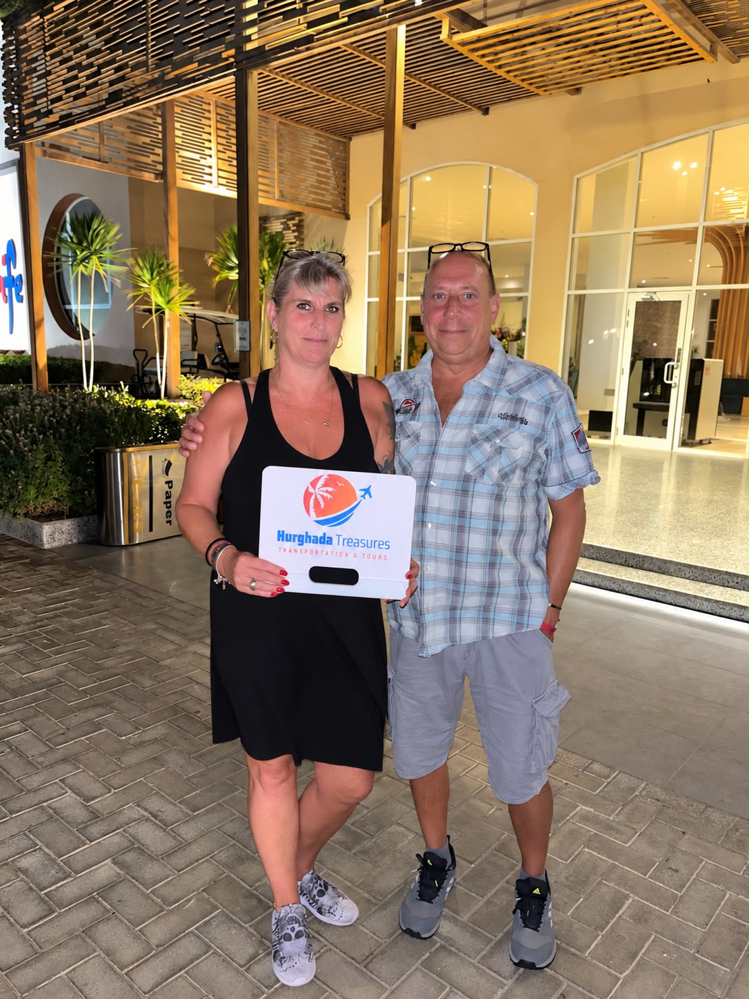 Happy guests with Hurghada Treasures transfer service
